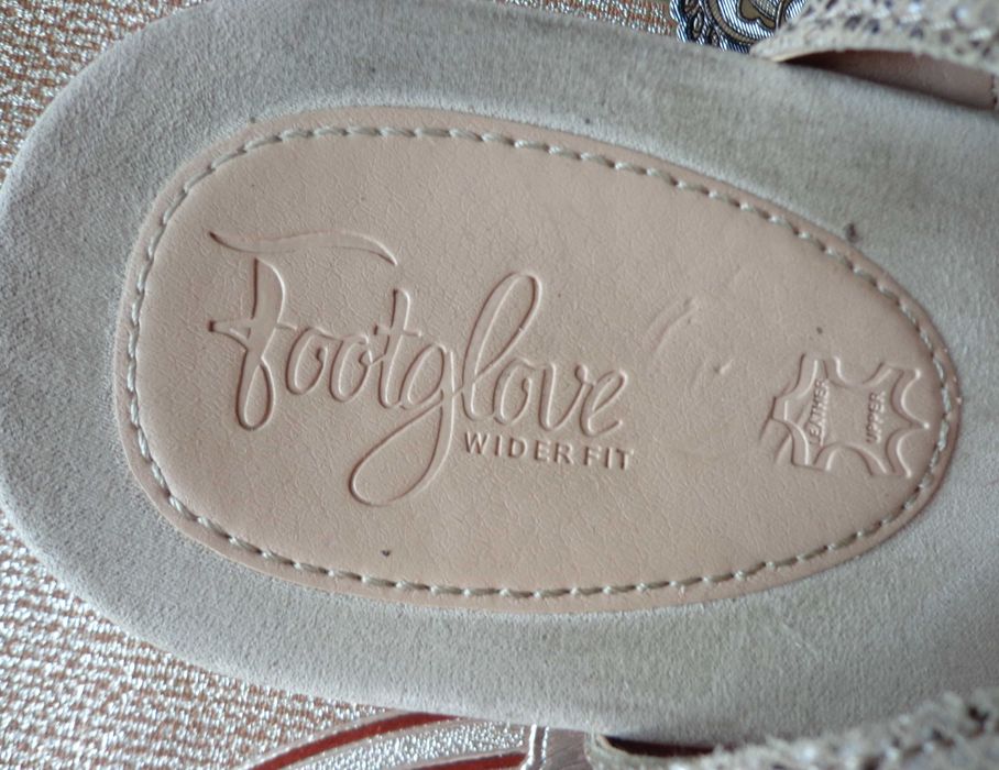 Босоножки натуральная кожа 39 р .