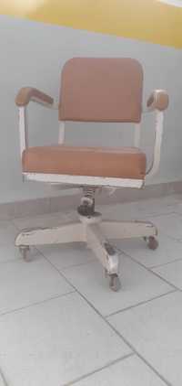 Cadeira secretária antiga