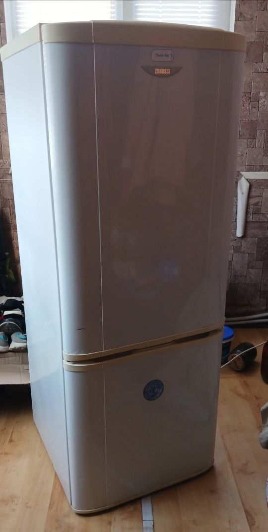Продам  холодильник  Zanussi