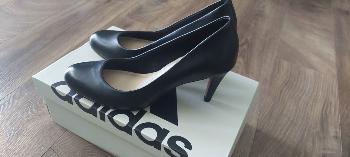 Szpilki clarks nowe