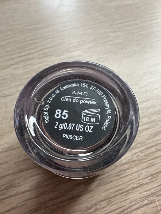 Sypki cień do powiek inglot 85