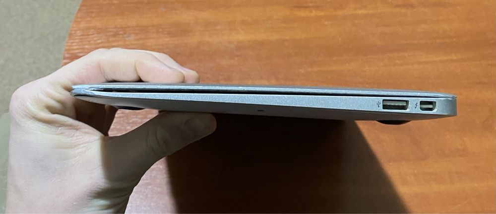 Ноутбук MacBook A1465 11.6"/ 4GB RAM/120GB SSD/i5 CPU ! N2209