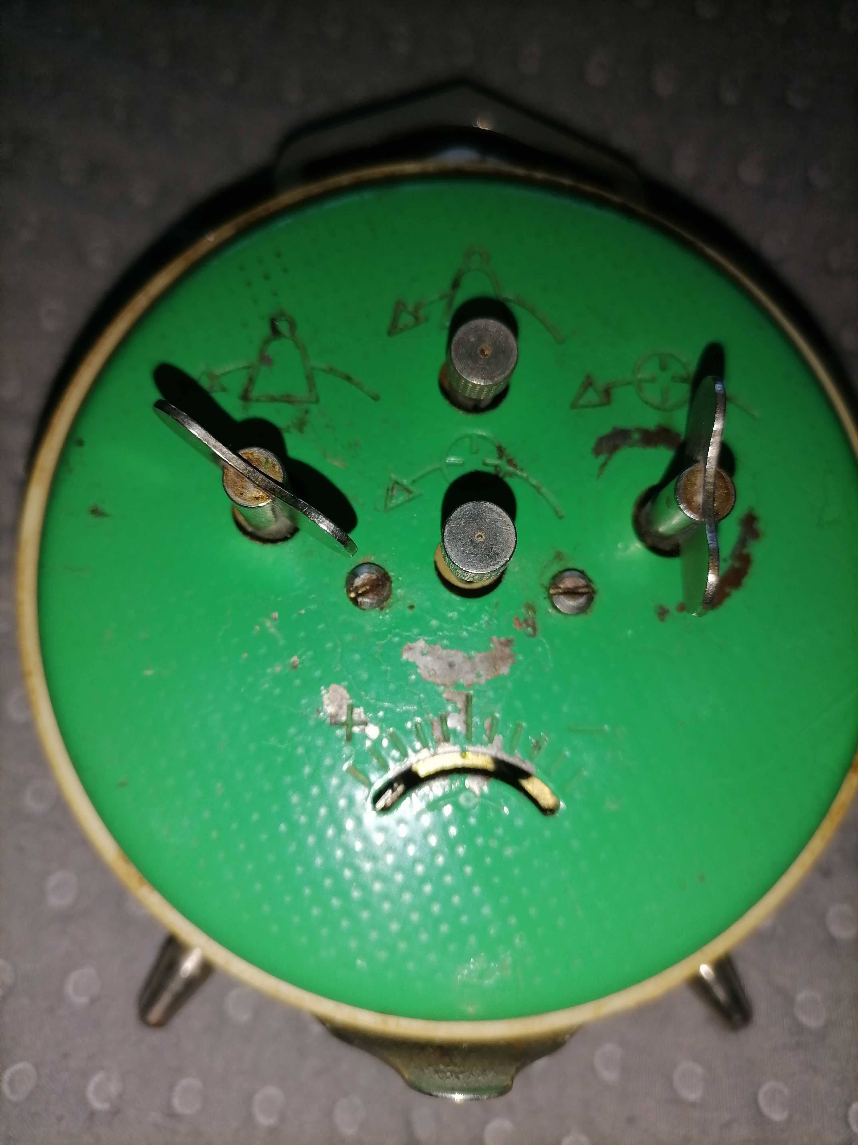 Budzik mechaniczny z czasów ZSSR
