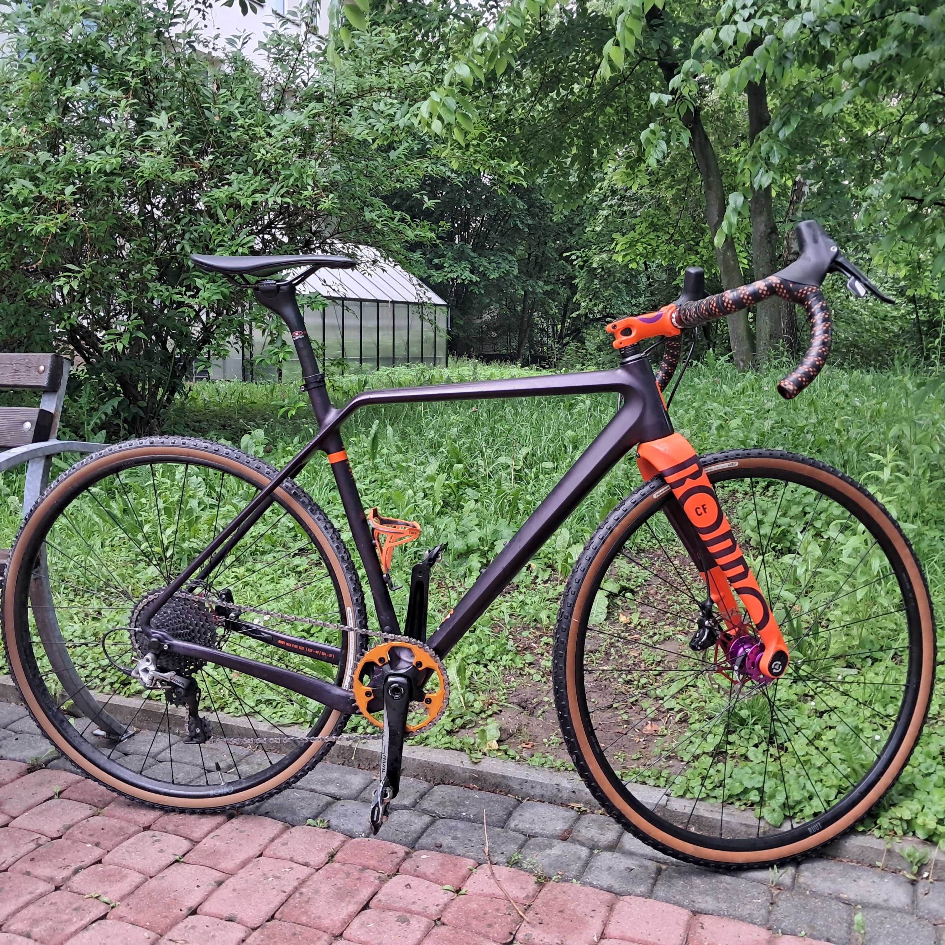Rondo Ruut CF, Sram Rival, rama M.