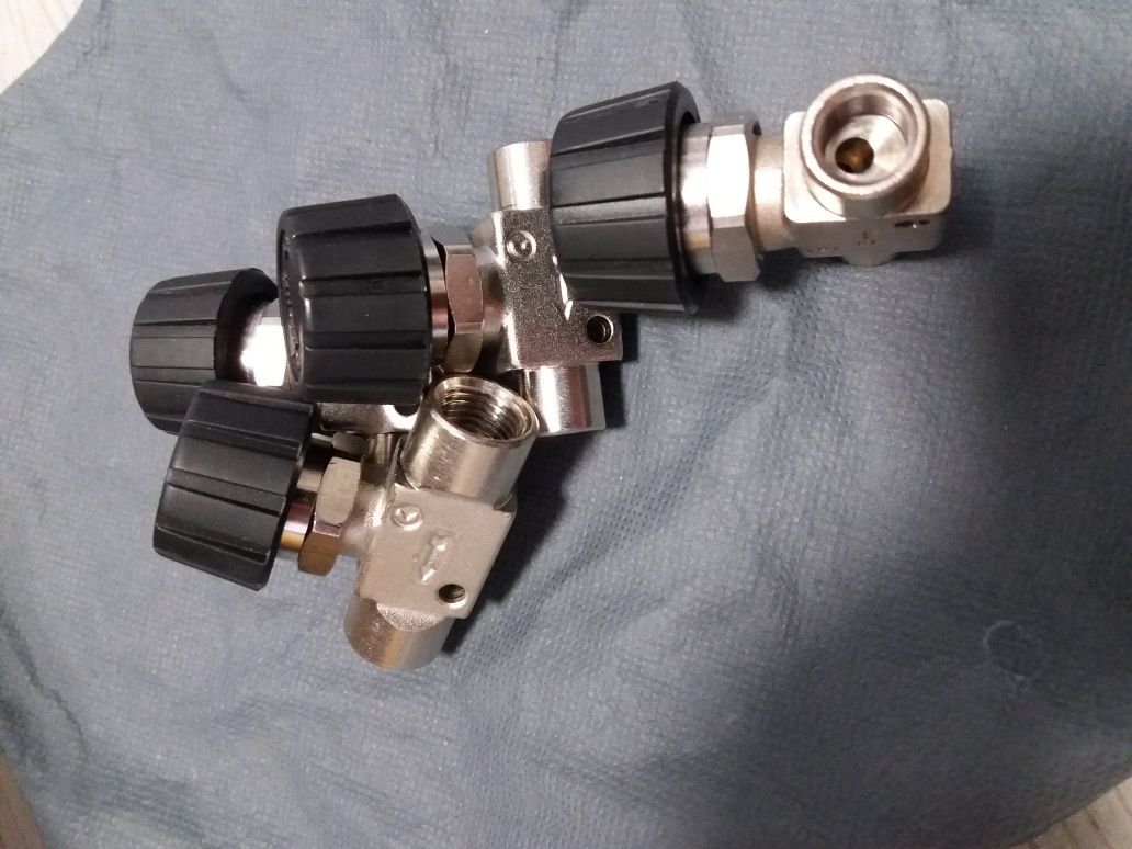 Вентиль воздушный 1/8" ГГ 1/2" ГШ camozzi