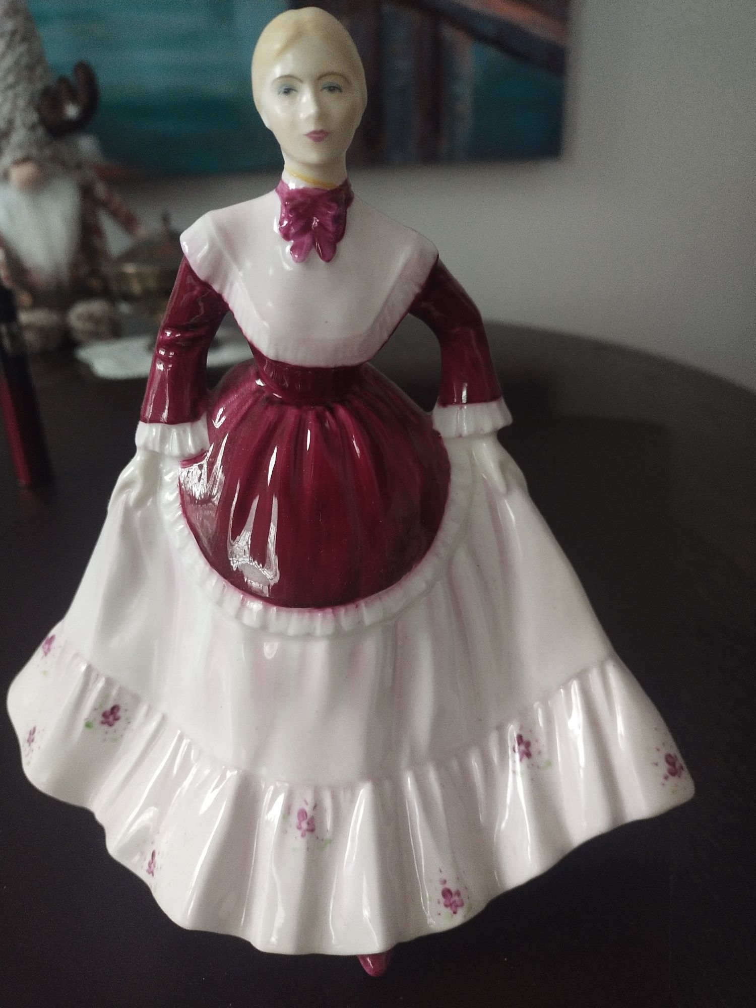 Figurka coalport