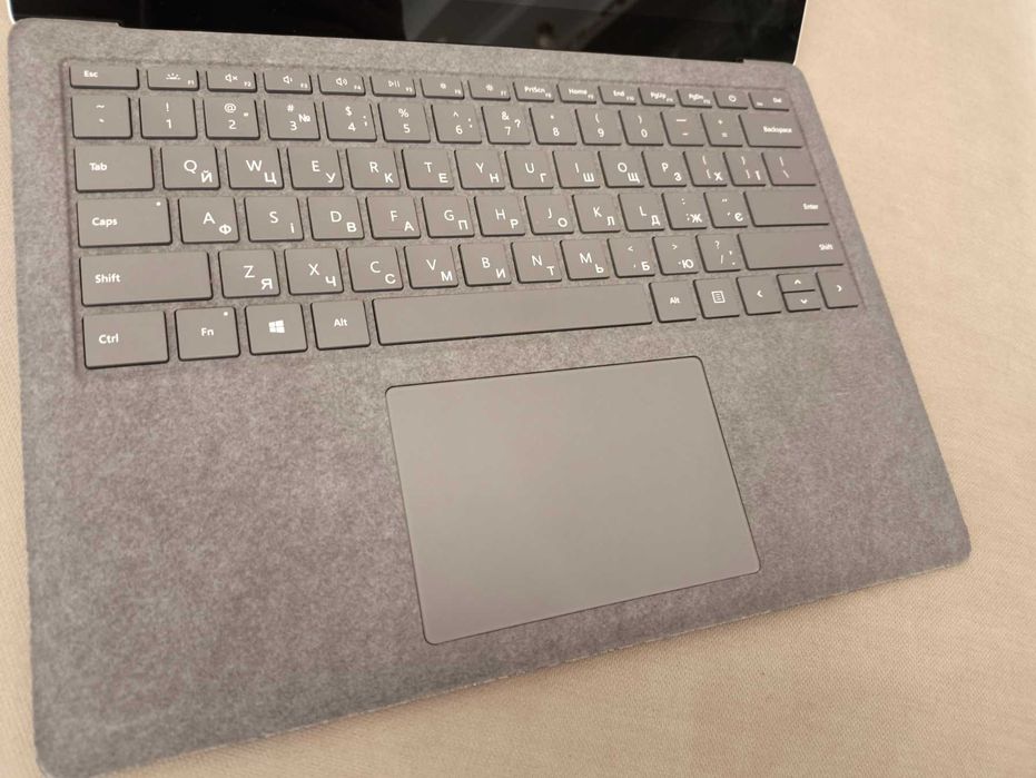 Microsoft Surface laptop 4 13.5" Ryzen 5, 8gb RAM, 256gbSSD, 2256*1504