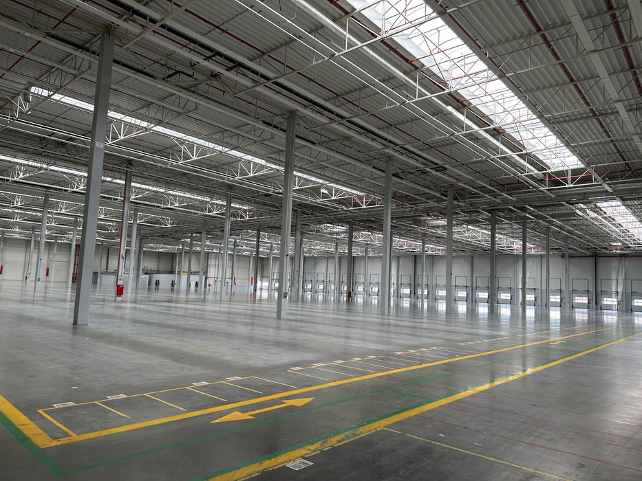 Mycie posadzki, sprzątanie garaży, magazynów, hal, klatek