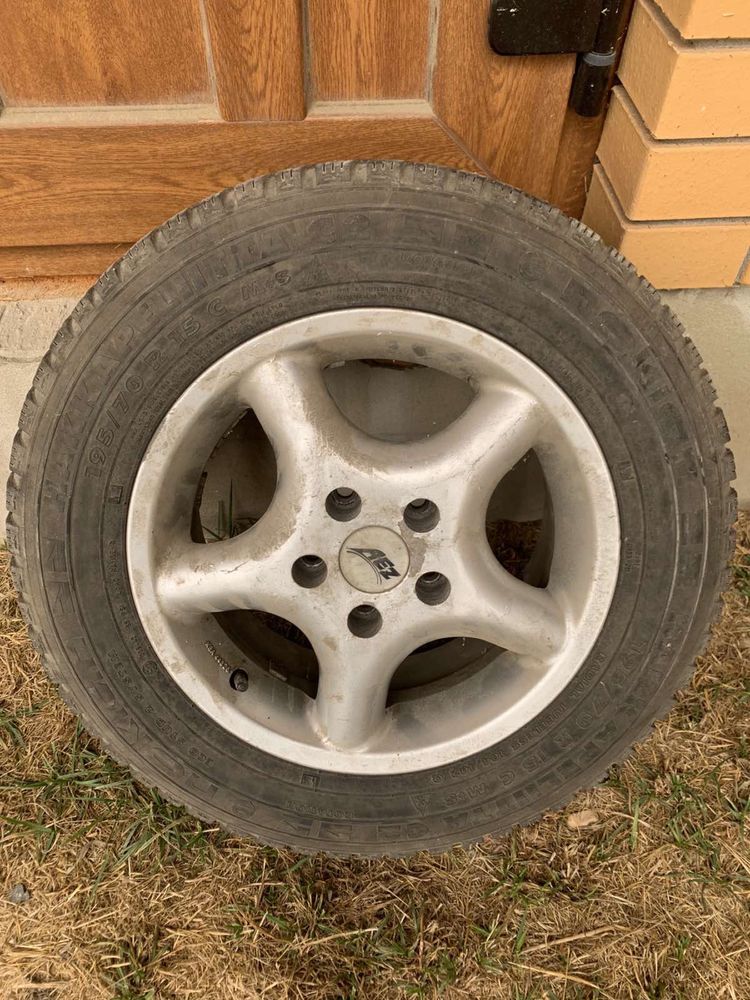 Колеса на VW т4 nokian
