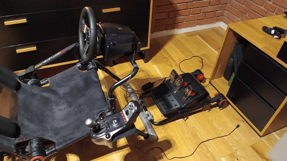 Zestaw Logitech G27. Bardzo dobry stan + Mocowanie na gruby blat