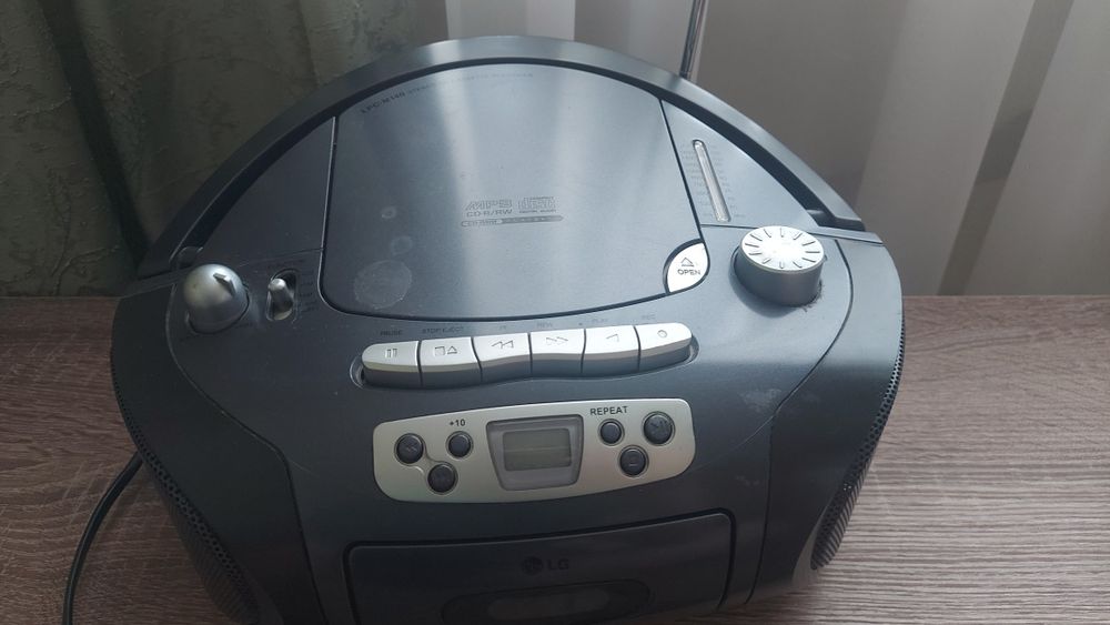 Продам Boombox в гарному стані.