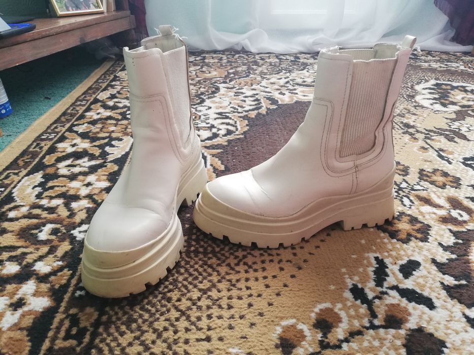 Черевики  жіночі.