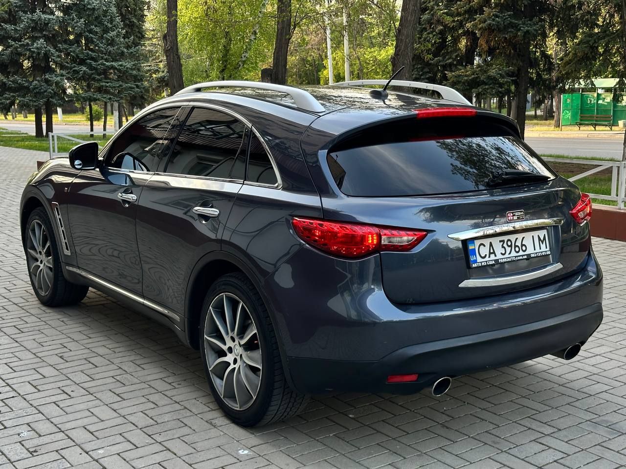 Продам Infinity FX35