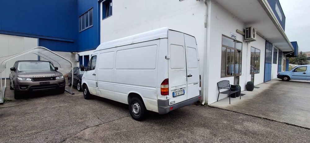 Mercedes Sprinter вантажний