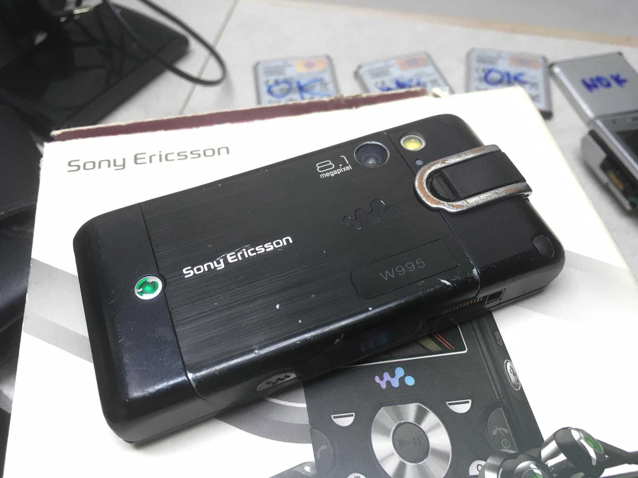 Sony Ericsson W995 x2 pełen komplet wszystkie akcesoria