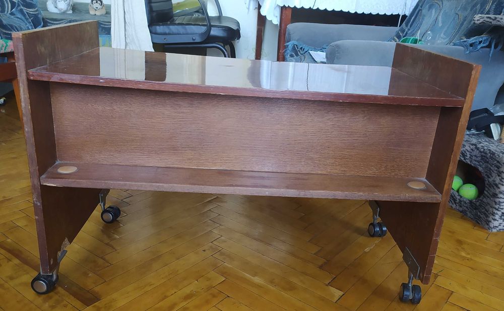 Тумба на колёсиках