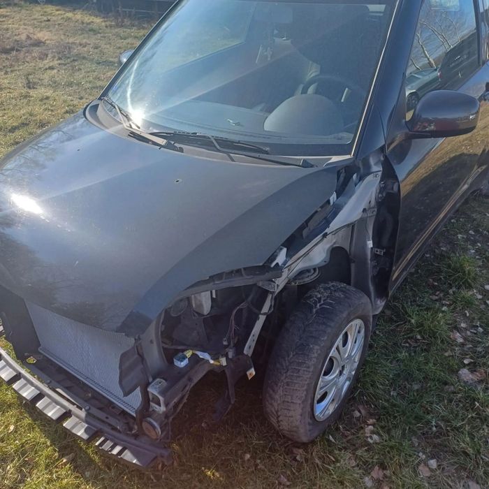 Suzuki Swift MK6 1.3 na części maska lampa silnik klapa