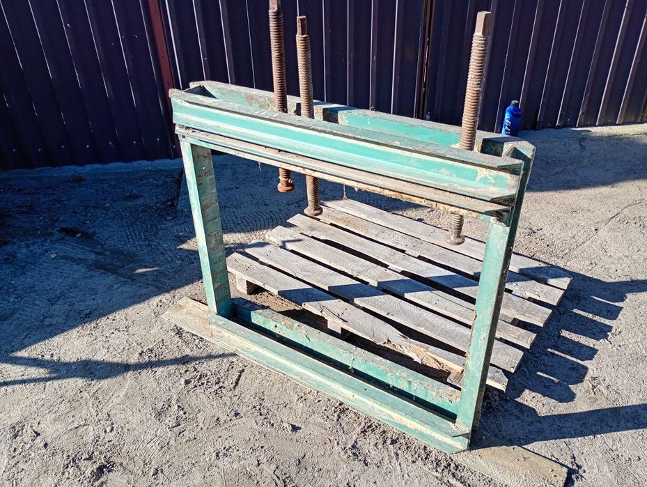 Prasa stolarska ściski