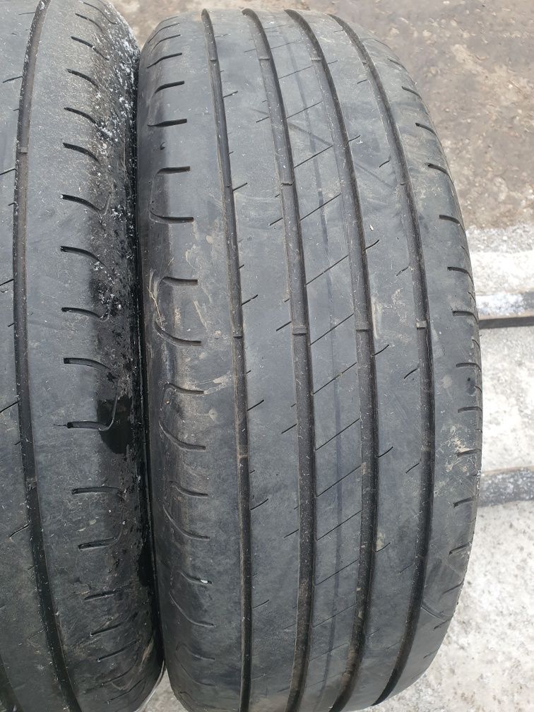 Шини літні Goodyear Efficient Grip 2 R18 225/60 2шт-2800грн.ID 1167