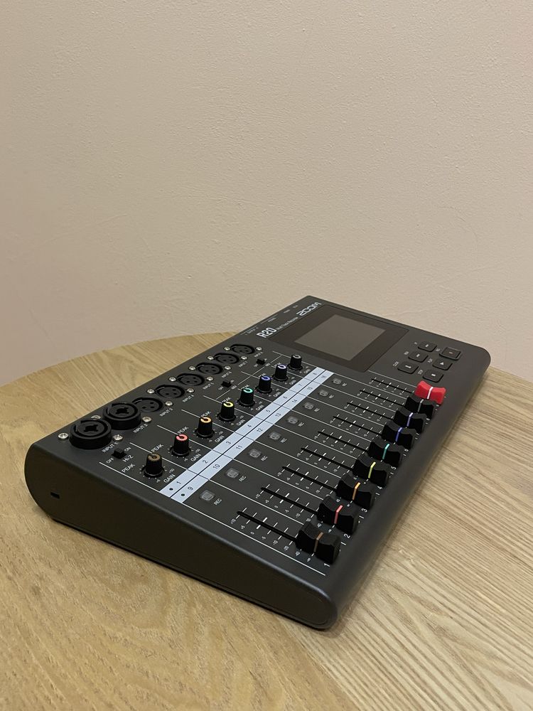 Zoom R20 Multi Track Recorder
