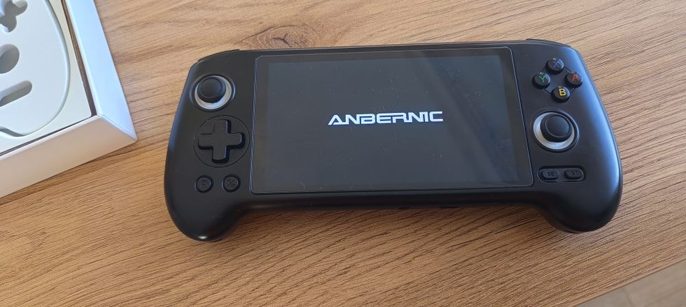 AmbernicRG556 retro konsola android