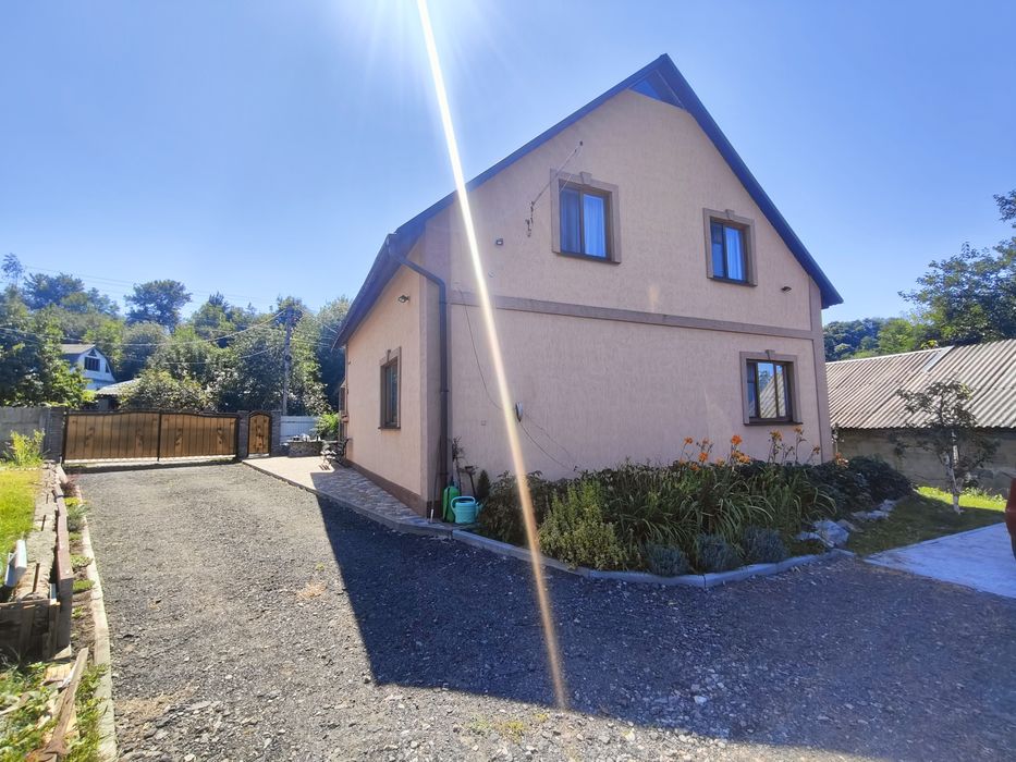 Продається двоповерховий будинок у місті васильків