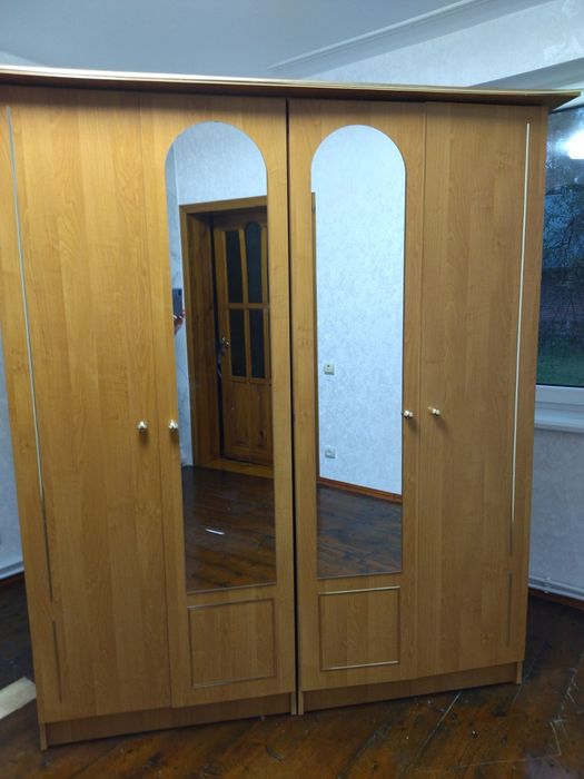 Шафа в хорошому стані. Самовивіз