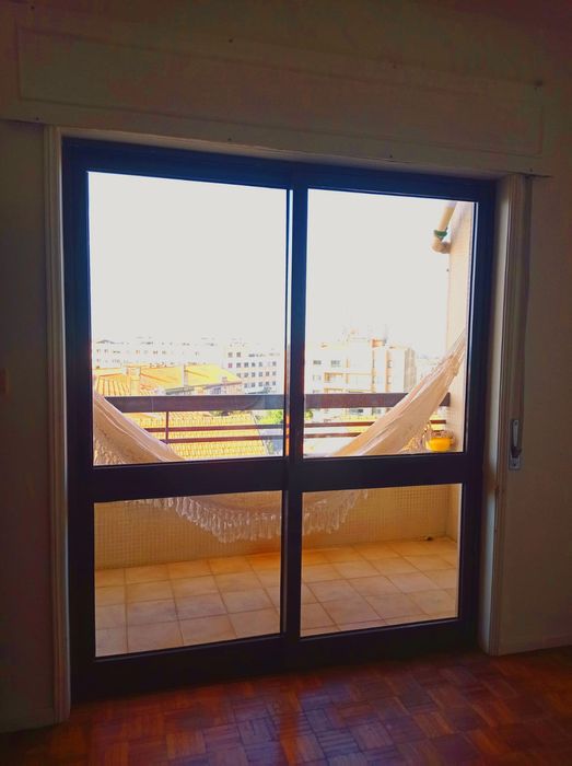 Quarto de casal com varanda disponível em Sto Ovídio - Vila Nova de Ga