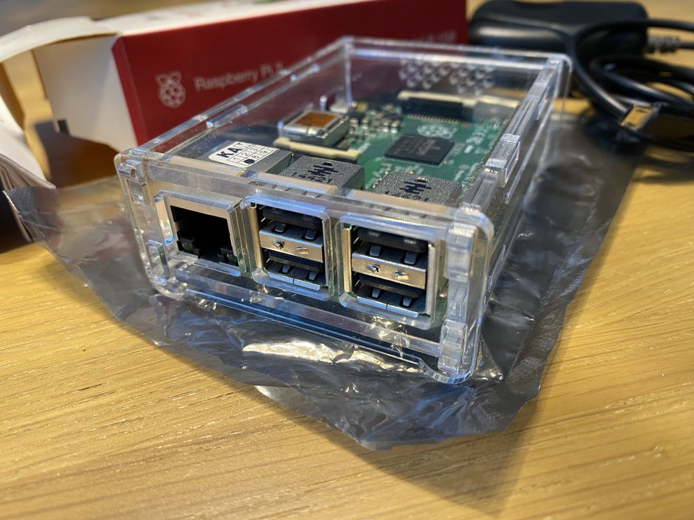 Raspberry Pi 2 Model B 1GB w obudowie i z kartą microSD