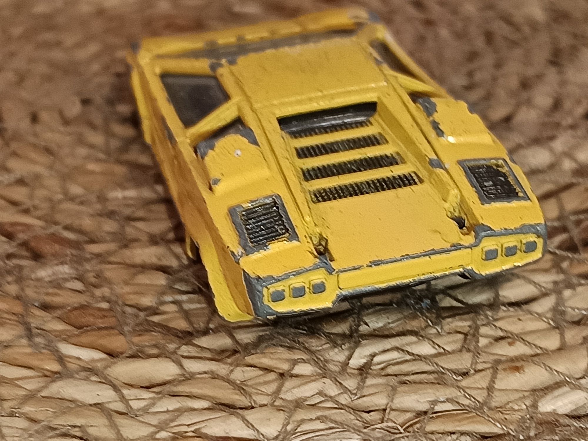 Stary vintage model samochodu Lamborghini McToy