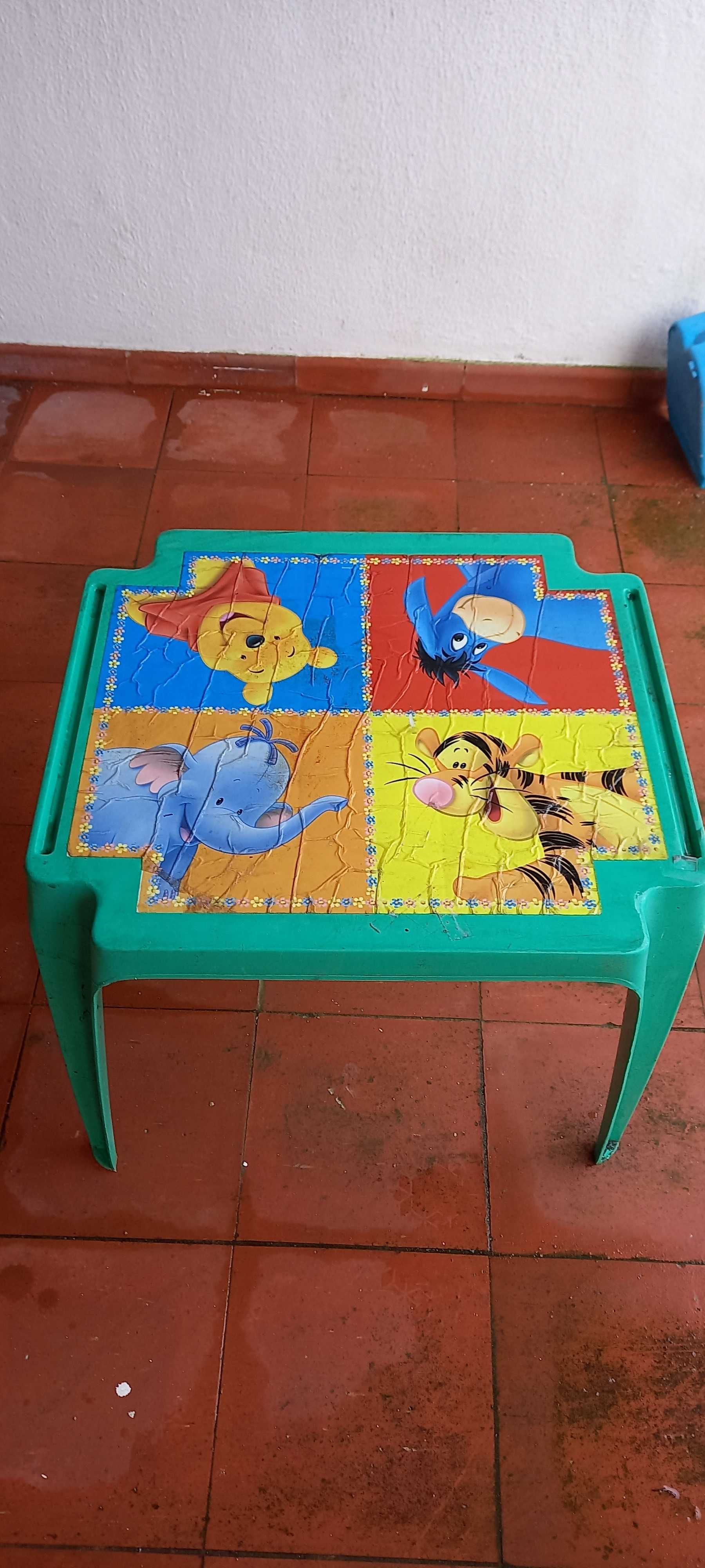 Mesa para criança