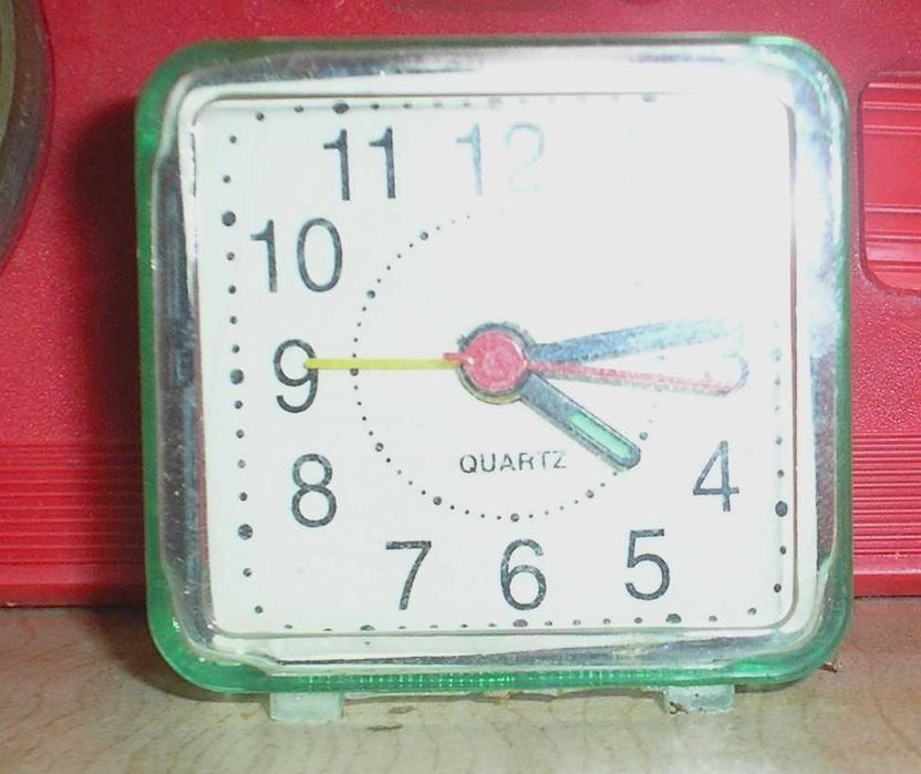 продається годинник