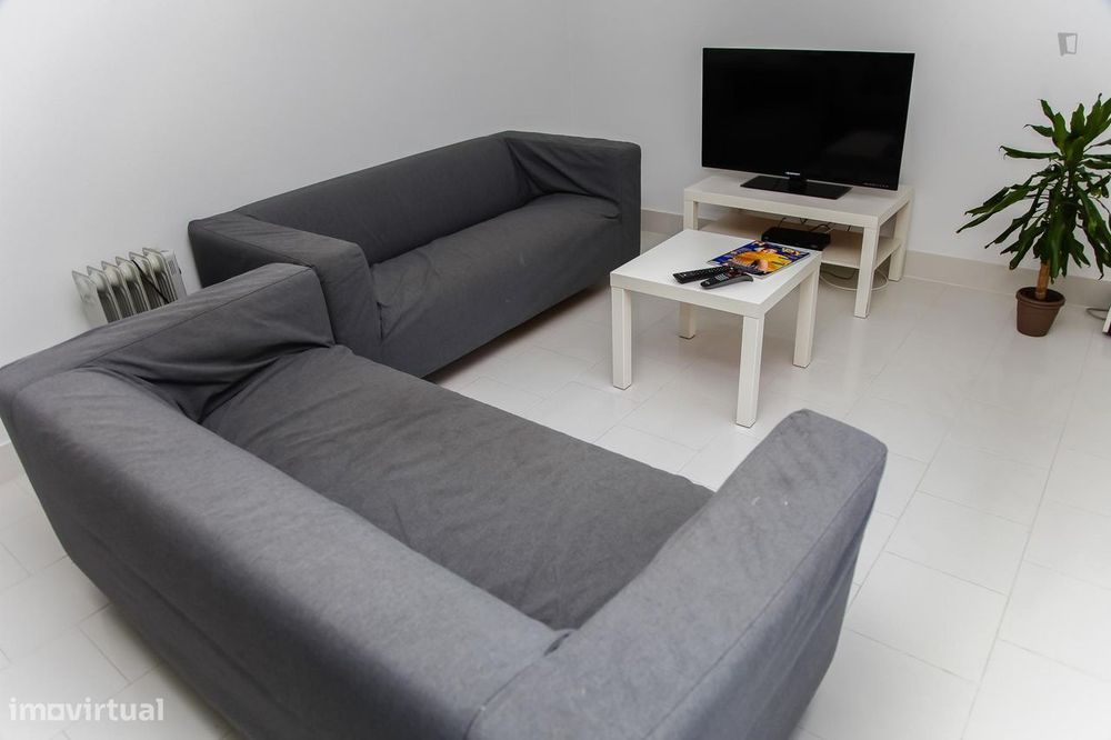 23779 - Quarto de solteiro com encanto perto...