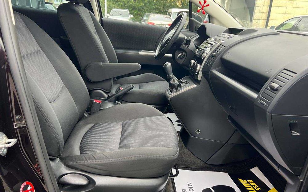 Mazda 5 2010 року