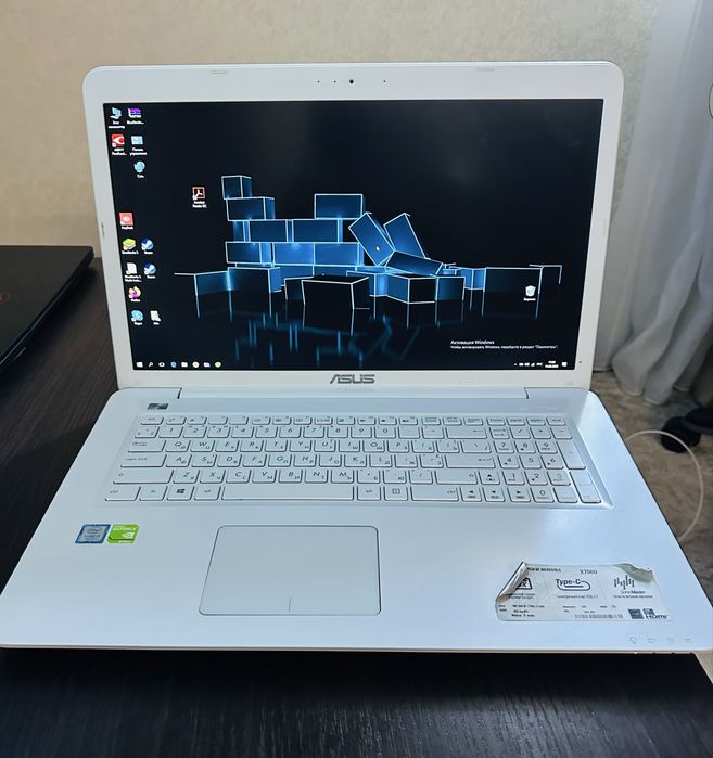 Ноутбук Asus x756u з процесором Intel Core i3-7100U.