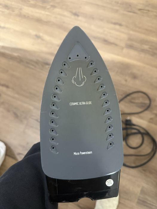 Парова праска парогенератор laretti LR8300