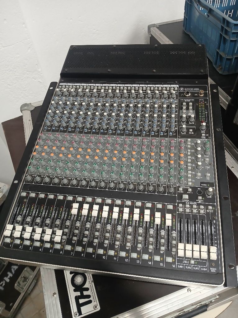 Mesa de mistura mackie 1640i
