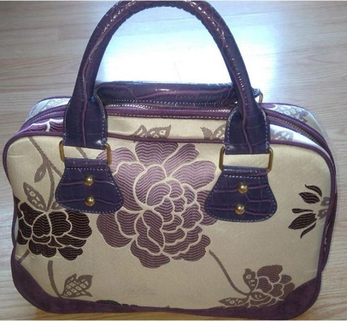 Efektowna torebka / kuferek wyszywane kwiaty nowa