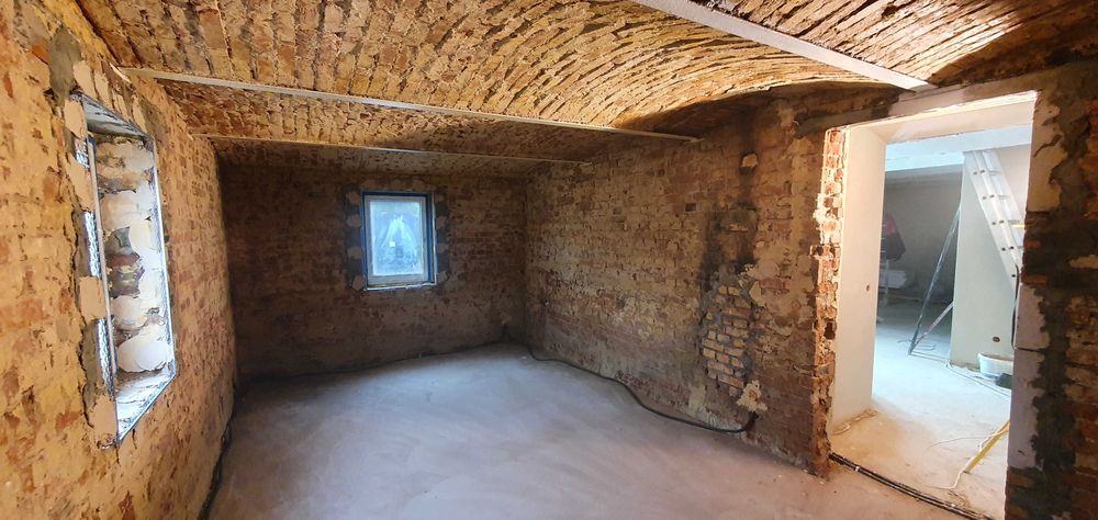 Tynki maszynowe gipsowe i cementowe - firma KONKRET