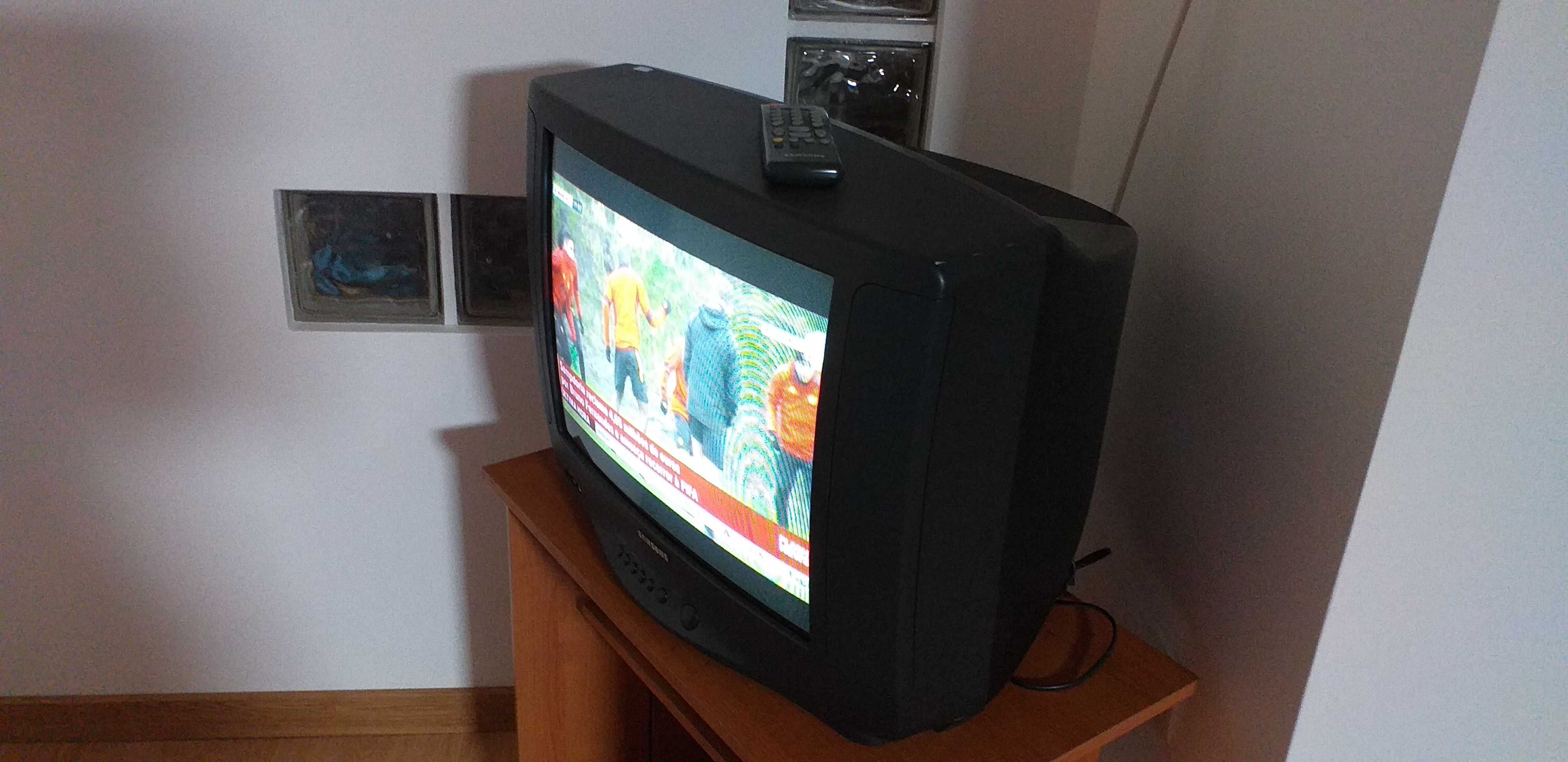 TV   Samsung. Crt