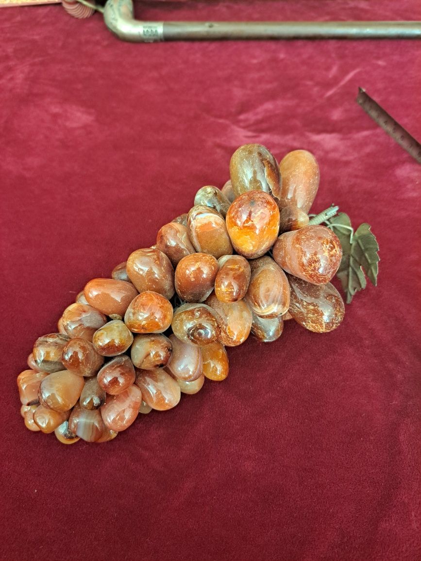 Cacho de uvas em pedra àgata