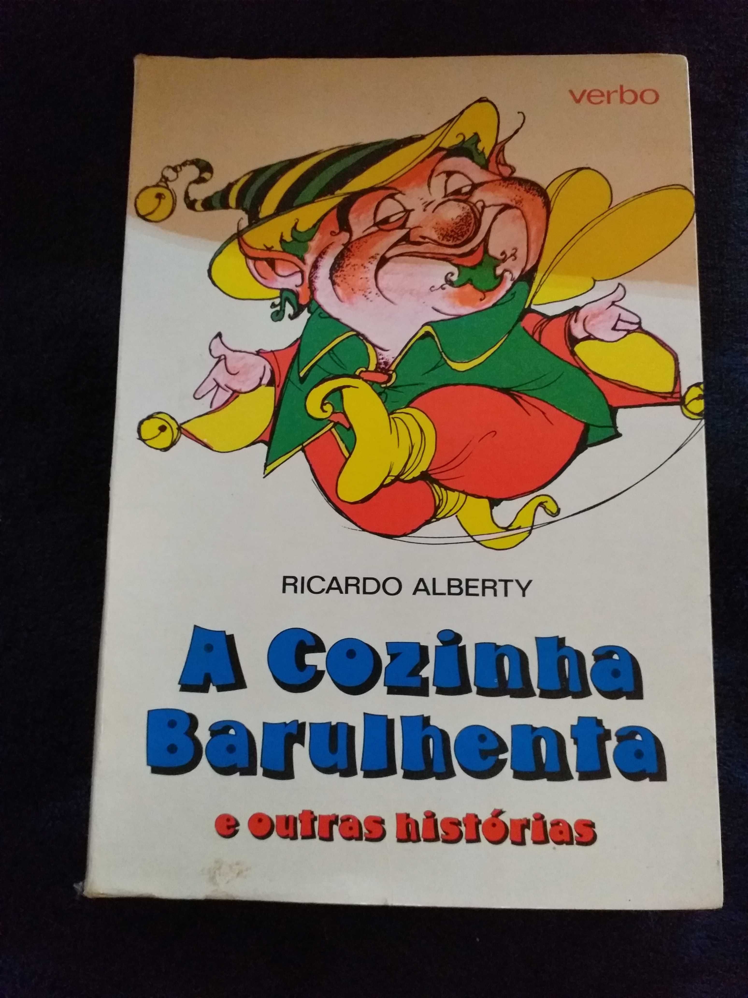 3 livros antigos em bom estado