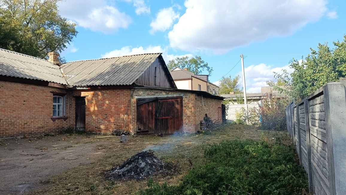 Продаю будинок  в селищі Нова Прага з хорошим розташуванням, центр