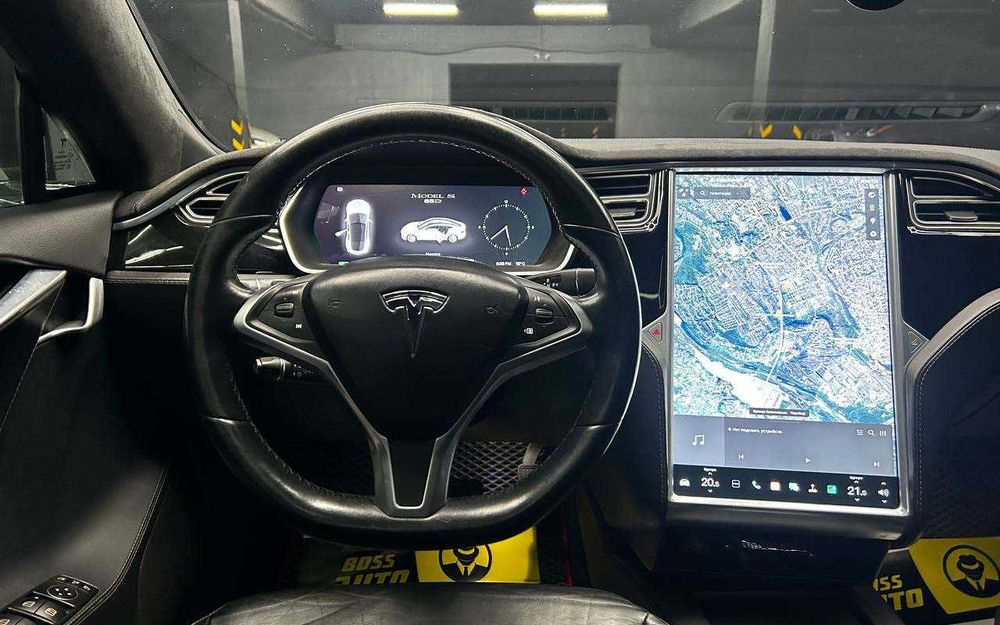 Tesla Model S 2015