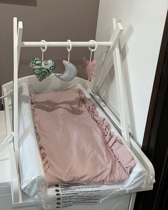 Łóżeczko z szufladą i przewijakiem