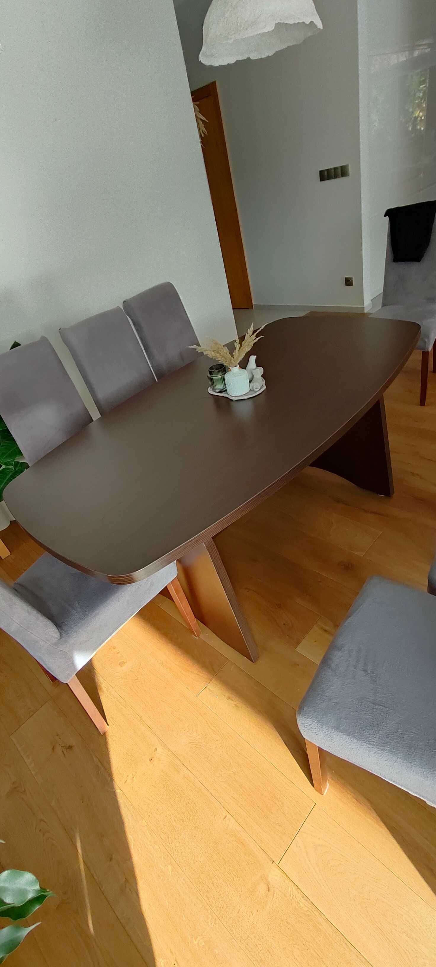 Solidny Stół + 8 krzeseł
