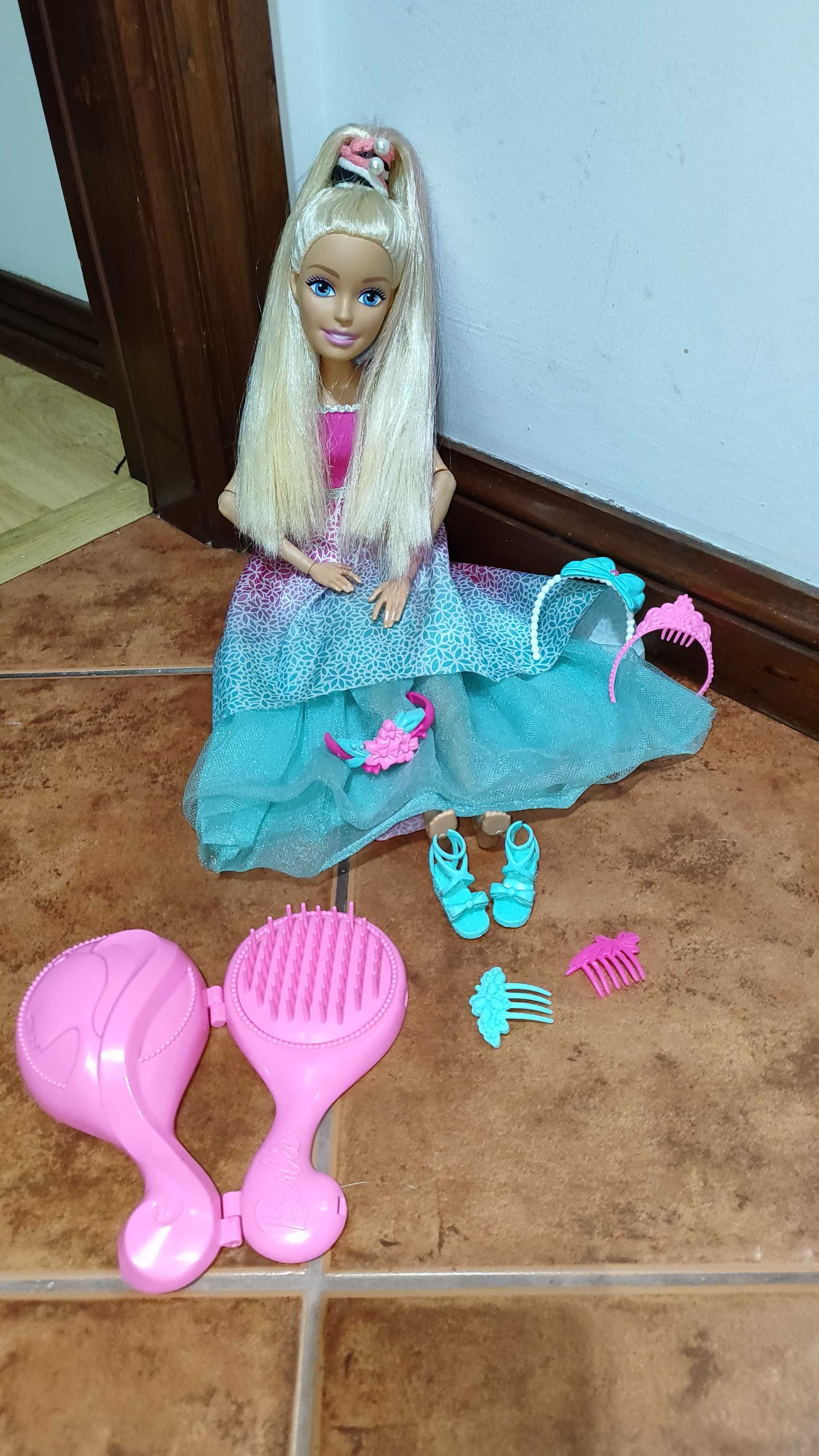 Barbie gigante COMO NOVA