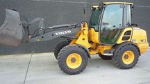 Volvo L20F  L25F L28F szyba drzwi nr 696
