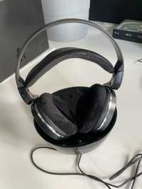 Bezprzewodowe słuchawki nauszne Philips SHD8850/12 w kolorze czarnym.