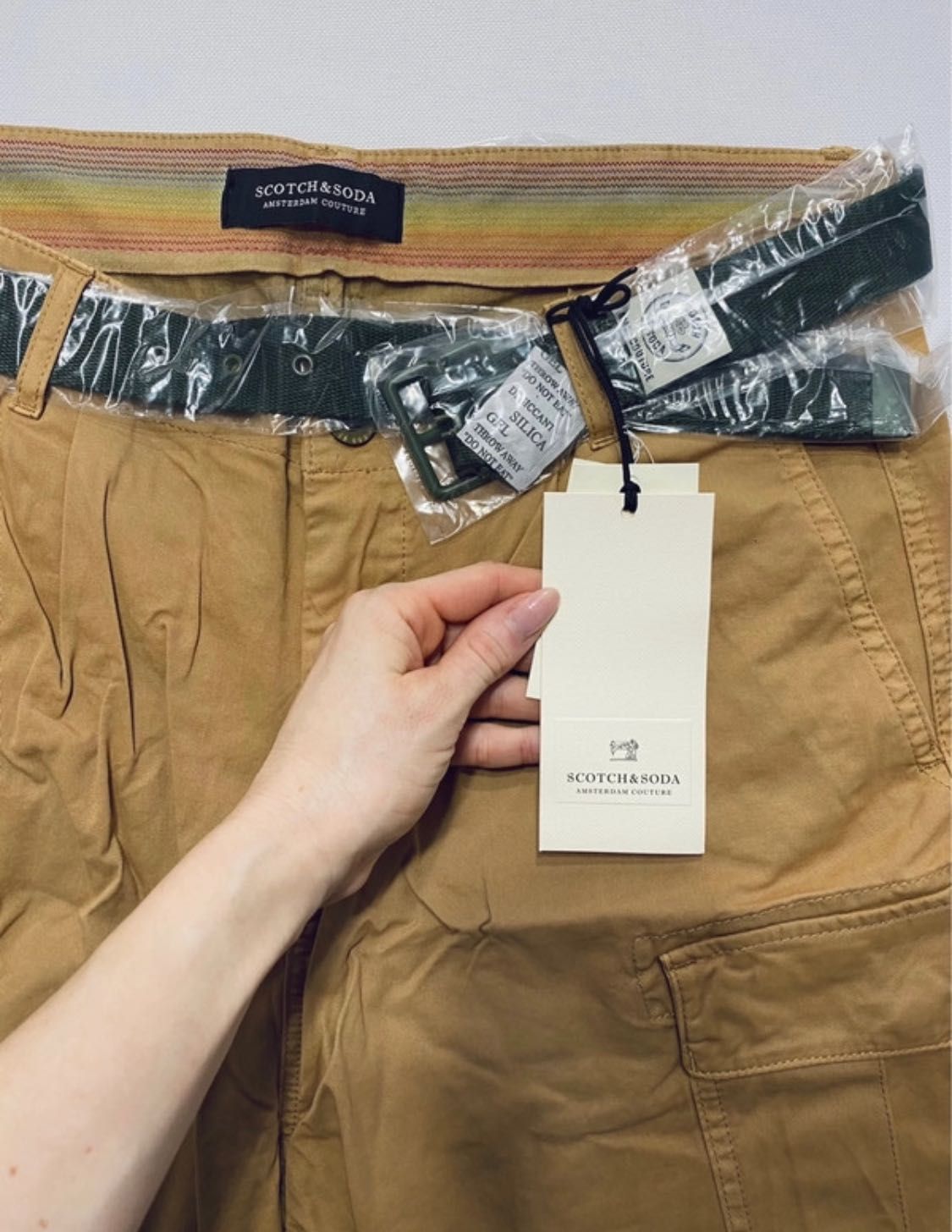 Spodenki męskie cargo z kieszeniami Scotch & Soda W30 musztardowe